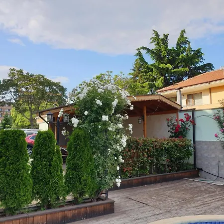 Hotel Mirana Family 3*