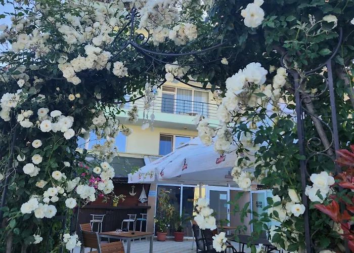 Mirana Family 3* בורגאס