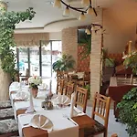 Hotel Mirana Family