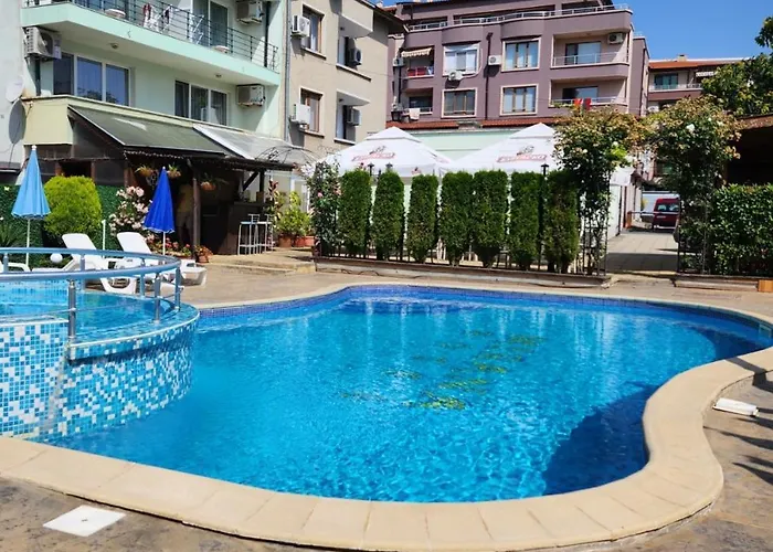 Хотел мирана 3*